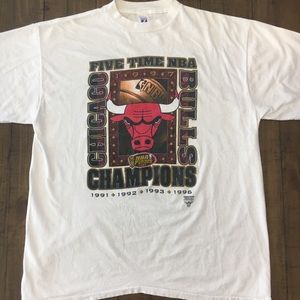 Vintage white NBA Bulls Basketball Tee